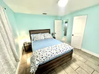Fenced yard lots of Parking for trailer close to beach 4 bedrooms Edgewater