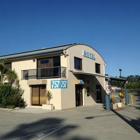 Novena Palms Motel Hotels in Northgate