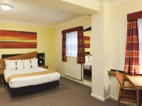 Holiday Inn Express LONDON - VICTORIA by IHG Hotels near Pimlico