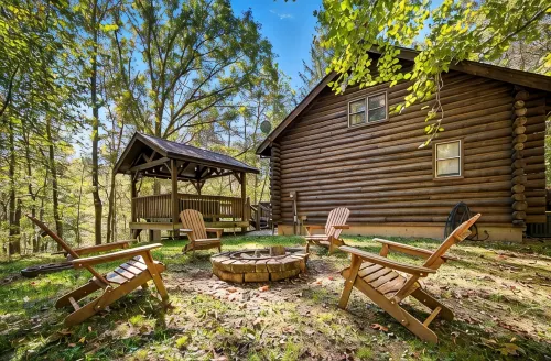 Hocking Hills Secluded Cabin • Hot Tub • Fireplace - con encanto
