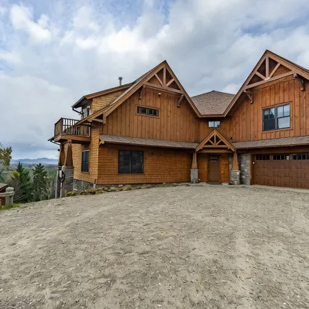 Stunning Mountaintop Retreat with High End Amenities and Four Fireplaces