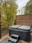 Cabin Retreat on quiet back road in Amish Country with hot tub - Chalets