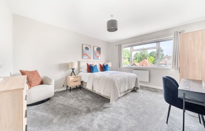 Beautiful apartment in Claygate Village