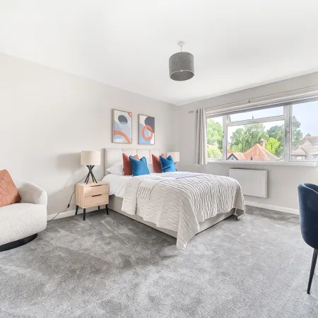 Beautiful apartment in Claygate Village
