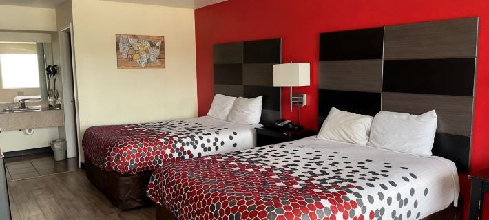 FairBridge Inn near Riverwalk Отели в г. Беар