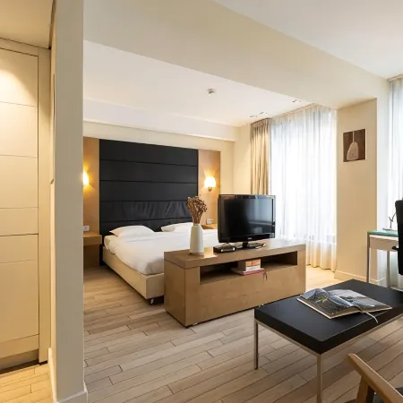B-Aparthotel Grand Place