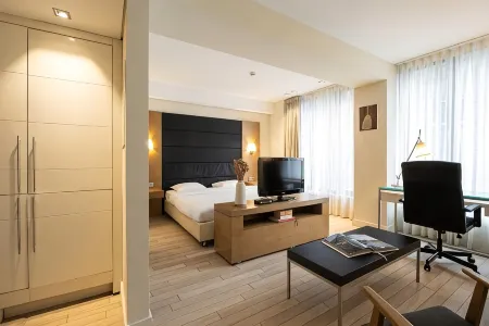 B-Aparthotel Grand Place
