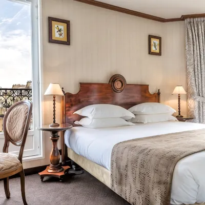 Villa Montparnasse Hotels near Creation Market