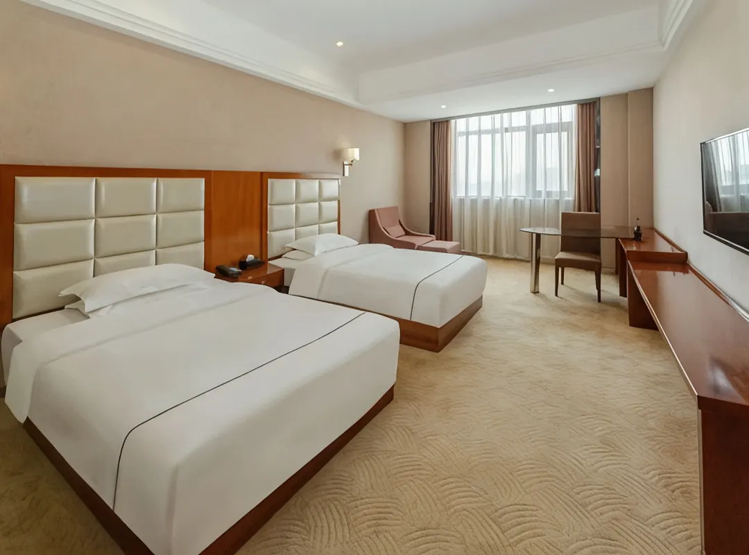 Chuyue Hejin Hotel - Luohe