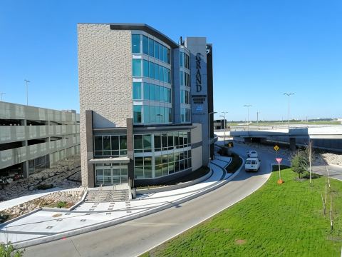 The Grand Winnipeg Airport Hotel by Lakeview Hotels in Winnipeg