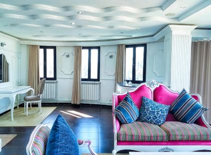 Hotel Raya Tichy