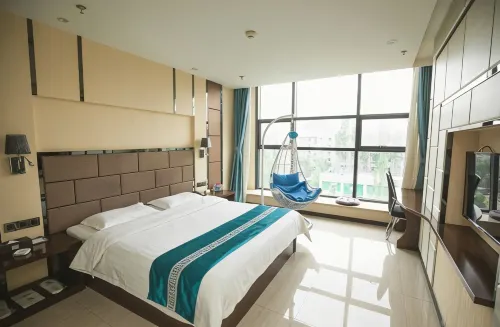 Horinger Jinsheng Theme Hotel