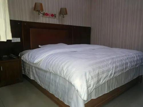 Baihuayuan Hotel