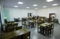 Yongde Hehe Business Hotel