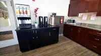 HI Calgary City Centre - Hostel - Bữa sáng
