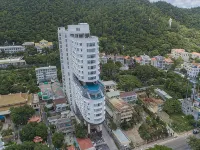 Mermaid Seaside Hotel Hotels near Ganh Hao
