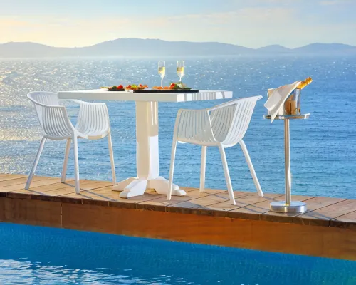Amazon Mykonos Resort & Spa Hotel berhampiran Pantai Korfos