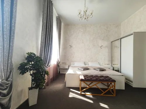 Kontinent Mini-Hotel - 2-Star