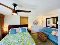 Tropical Paradise #8 at HBR, King Bed Studio with beach access, AC & kitchen - Condos