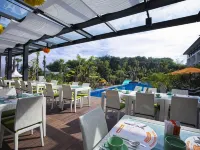 Harris Hotel & Conventions Malang Hotels in Blimbing