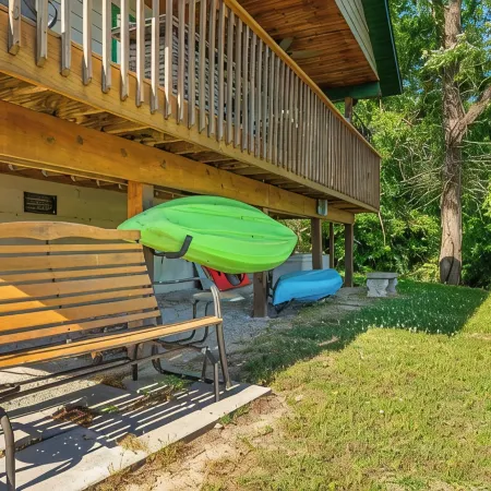 Private Hot Tub!  Kayaks. Serene Lakefront. Pool.