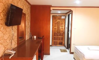 Chaiyaphruk Grand Hotel