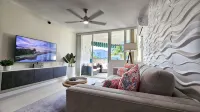 Newly Renovated Luxurious Beachfront Condo