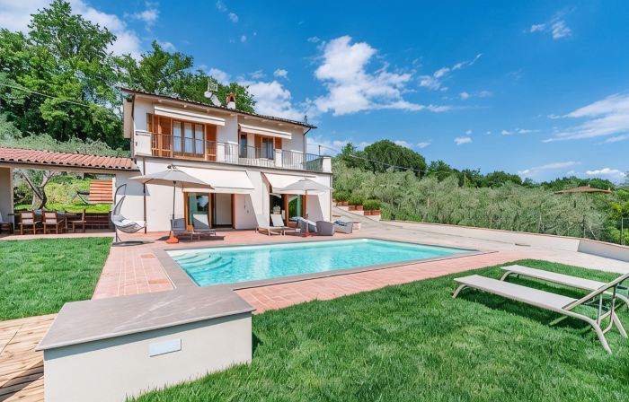 Panoramic Villa with Pool for Private Use