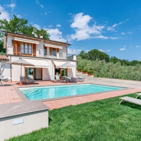 Panoramic Villa with Pool for Private Use
