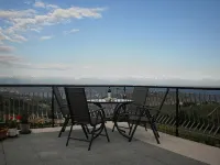 Charmingly restored apartment! Stunning views. - شقق