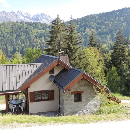 Cosy private chalet at the foot of the slopes, Oz, Alpe d'Huez ski area