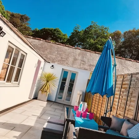 UNIQUE CORNISH COTTAGE CONVERSION Central location