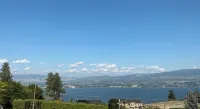 THE LAKEVIEW LOOKOUT, 1 Bedroom - Sleeps 2- walking distance to Lake & Wineries. - Wifi