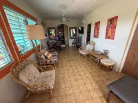 Authentic 3 bedroom Vieques house, quiet neighborhood, 10 minute walk to ferry.