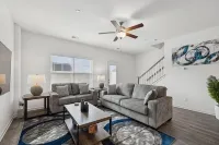 Newly built Charming 3-bedroom townhome with amenities Spring Hill