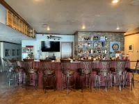 Gorgeous 6-bedroom, 5 bath house with magnificent view of the river in Ft Pierre Hotels in Stanley County