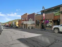 Luxury 1-bedroom condo on historic Main Street in Park City with WiFi & AC - بيت ضيافة