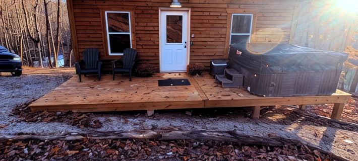 Charming 2-bedroom cabin in enchanting Hocking Hills with WiFi, AC Hotel di Hocking County