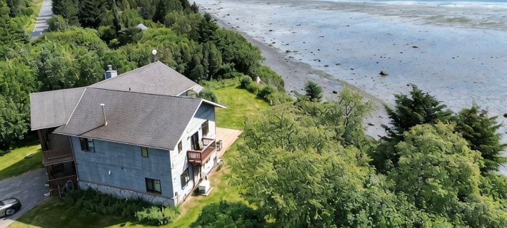 Bay Bluff Haven:  Ocean, Glacier, & Wildlife View Hotels in Homer