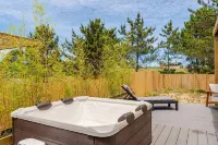 Modern House near the Beach - Homestays