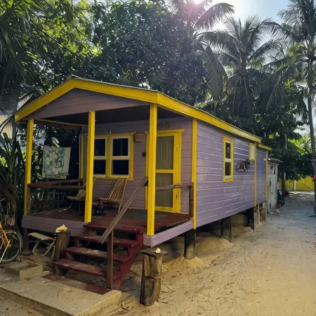 Gumbo Limbo - Go Slow Cabana, Steps from the Ocean, Free Bikes, Free WiFi