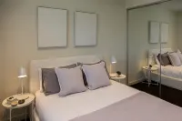 Luxury Adelaide Retreat  | Steps to Top Dining & Festivals - บังกะโล