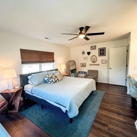 Lake Moultrie Lakefront:  Private Dock + Pet-Friendly + Bring Your Boat! Hotéis em Berkeley County