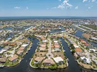 Casa de La Wren - Luxury Home - Waterfront. Heated Pool !!