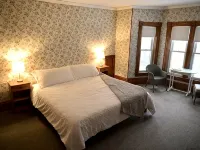 Hot Tub - 7 bedrooms - 5 minutes from Okemo Ski - enchanting 200 year old VT inn 캐번디쉬 호텔