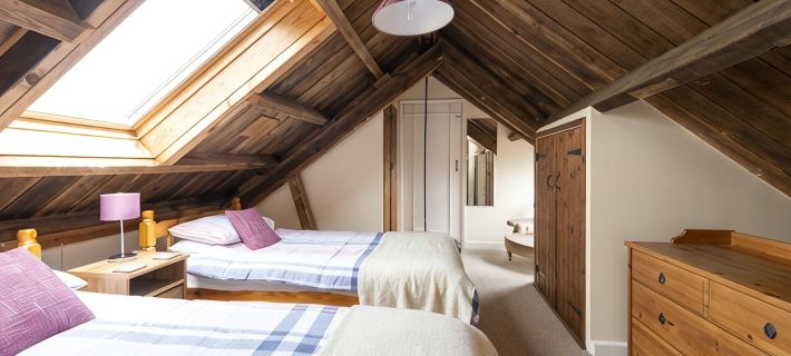 Self-Catering Farmhouse Cottage set in the Dorset Countryside (Pet Friendly) Hotels in Bridport