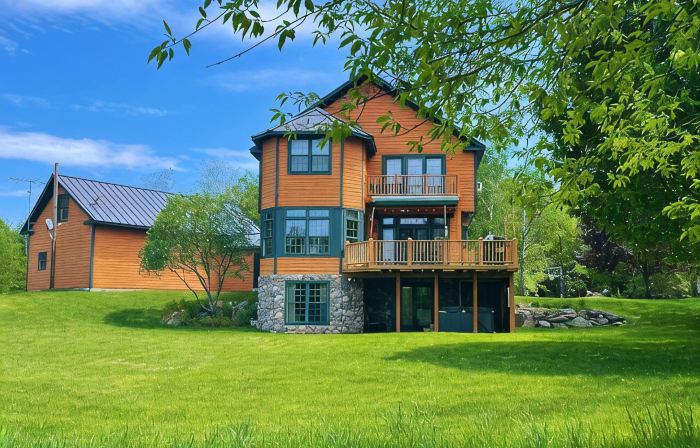 Adirondacks Getaway - Hiking Trails - Sauna - 5-Min from Lake - Pet-Friendly