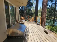 Riverfront Cabin - Sunriver/Mt.Bachelor, HotTub, Pet Friendly!