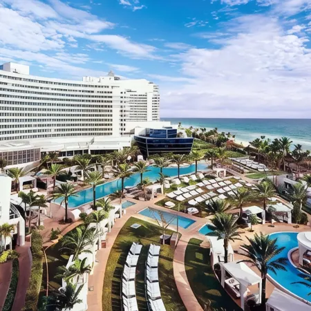 Fontainebleau Tresor Remodeled One-Bedroom Suite