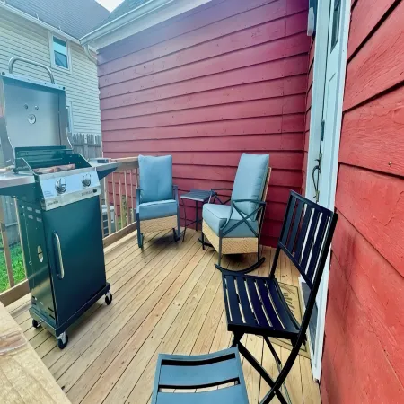 Lansing 3Br Near Downtown — Game Room & EV Garage